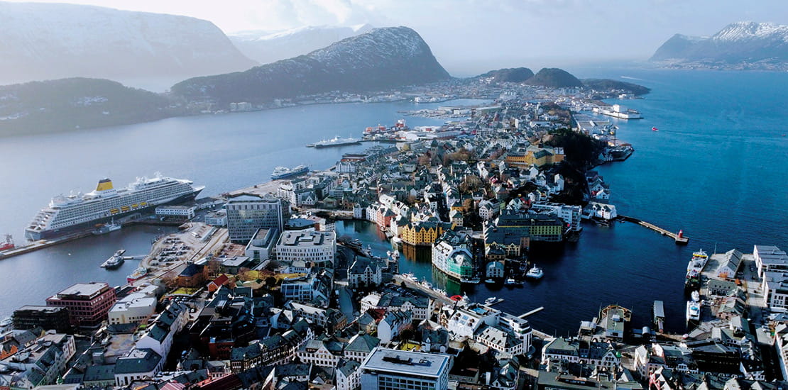 Spirit of Discovery in Alesund